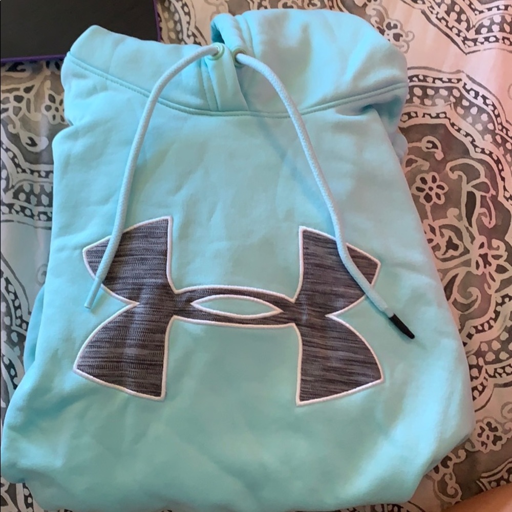Under armour sweatshirt